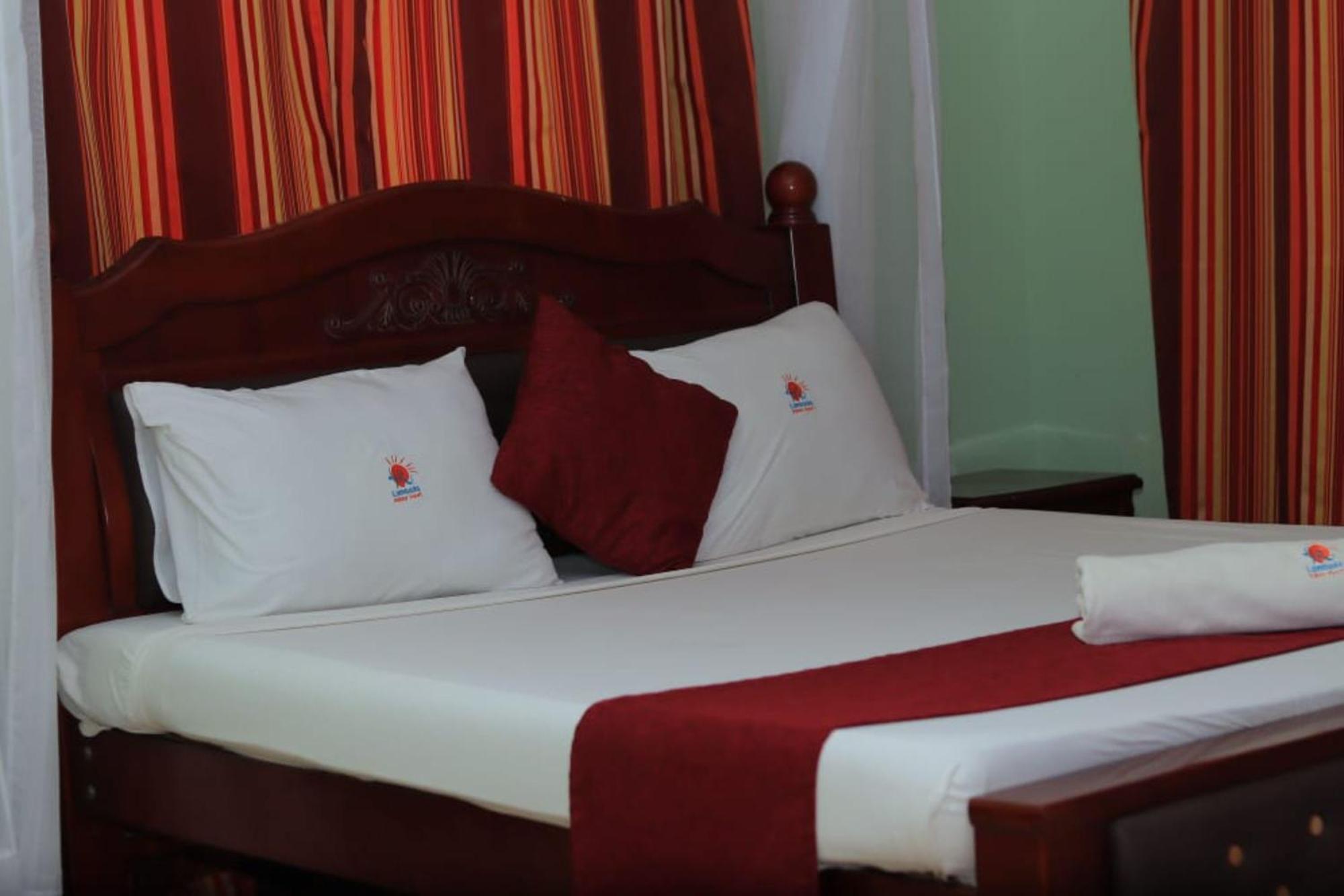 Lambada Holiday Resort Mombasa Мтуапа Екстер'єр фото